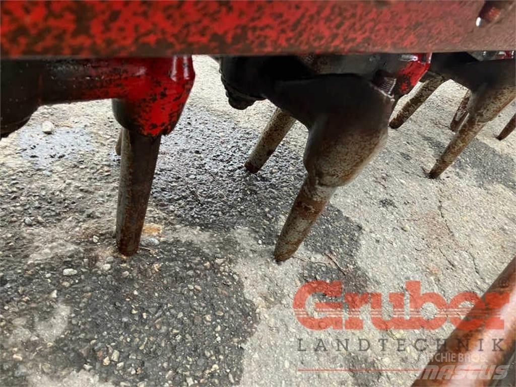 Lely 3000 Rotačné brány a pôdne frézy