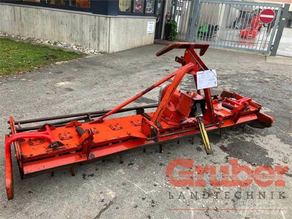 Lely 3000 Rotačné brány a pôdne frézy