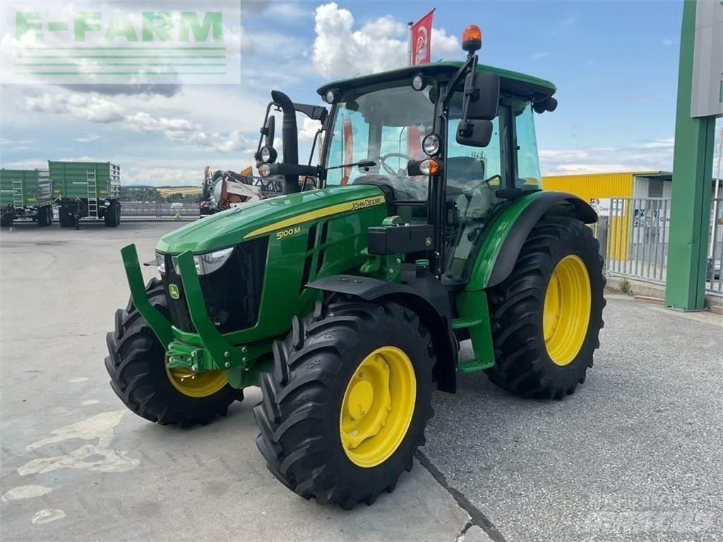 John Deere 5100M Traktory