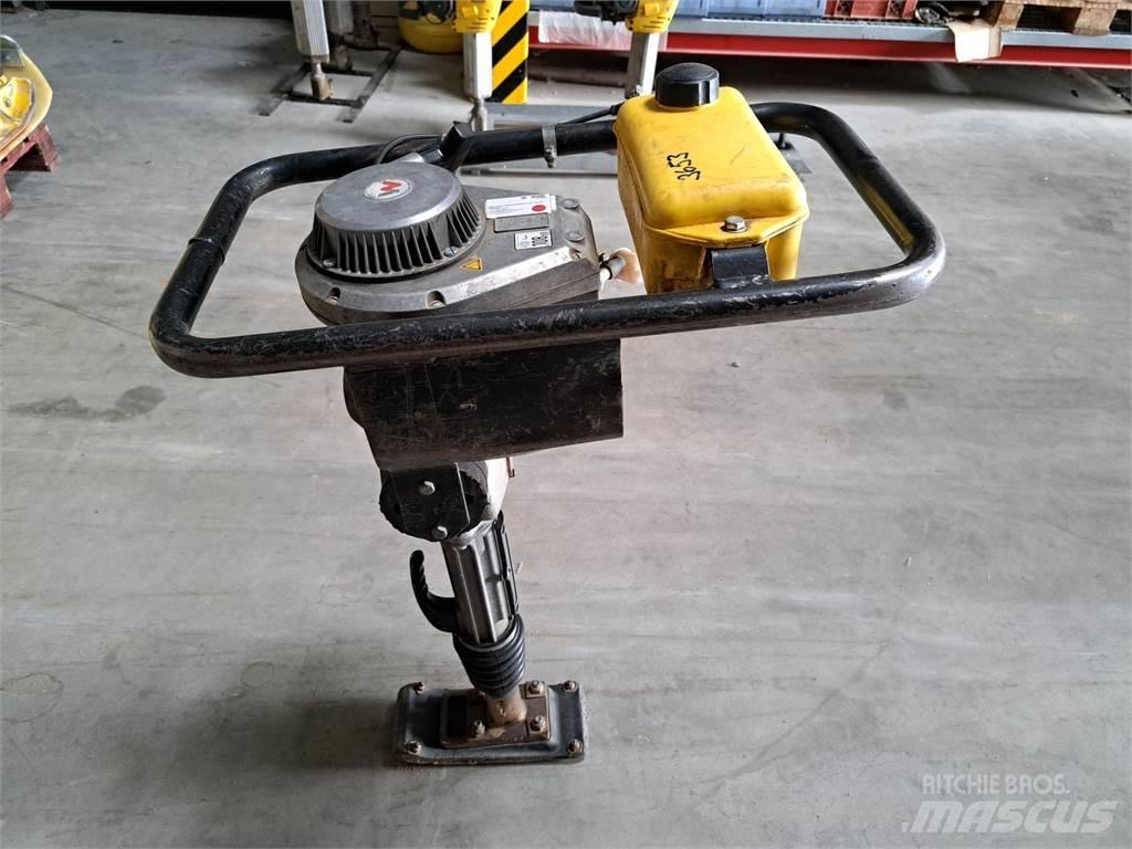 Wacker Neuson BS30 Vibračné zhutňovače