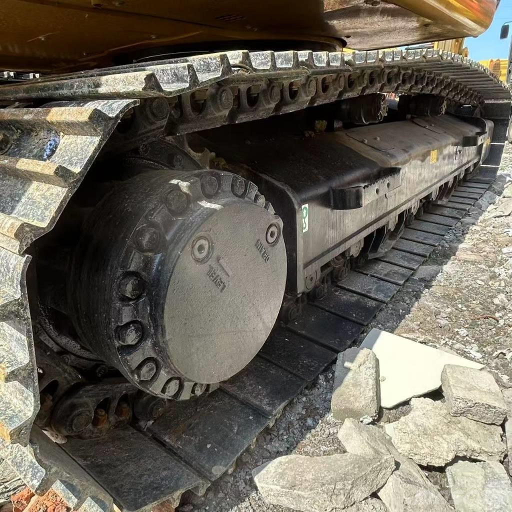 CAT 326D2L Pásové rýpadlá