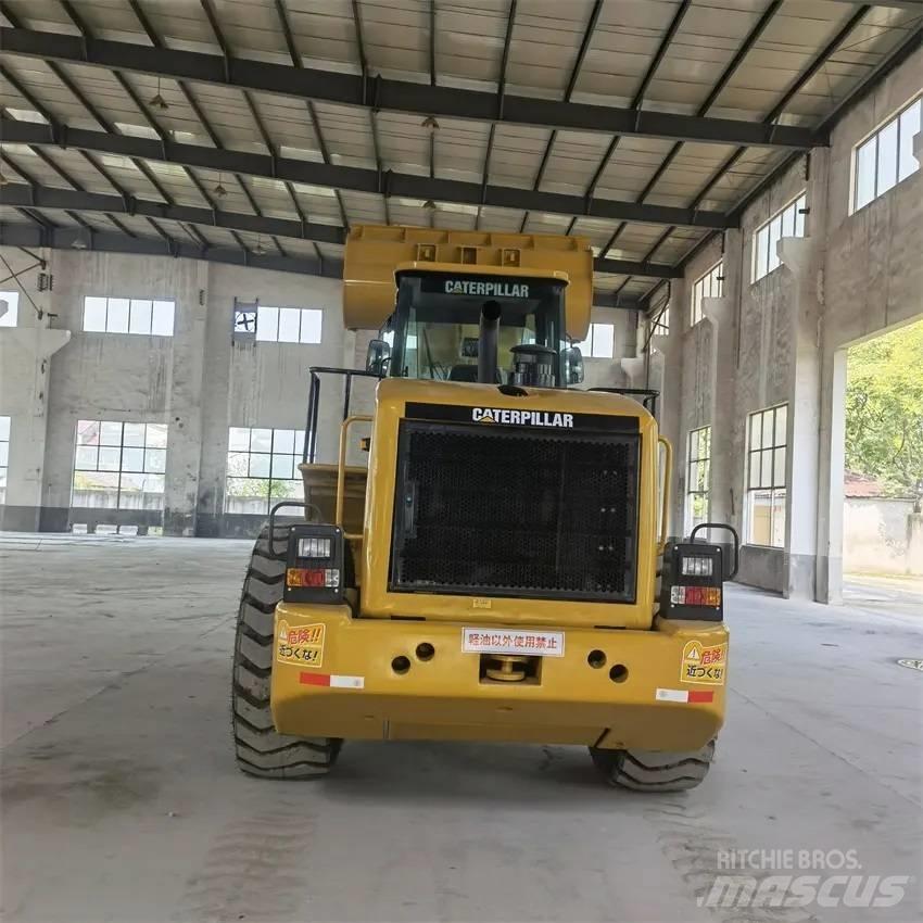 CAT 966H Kolesové nakladače