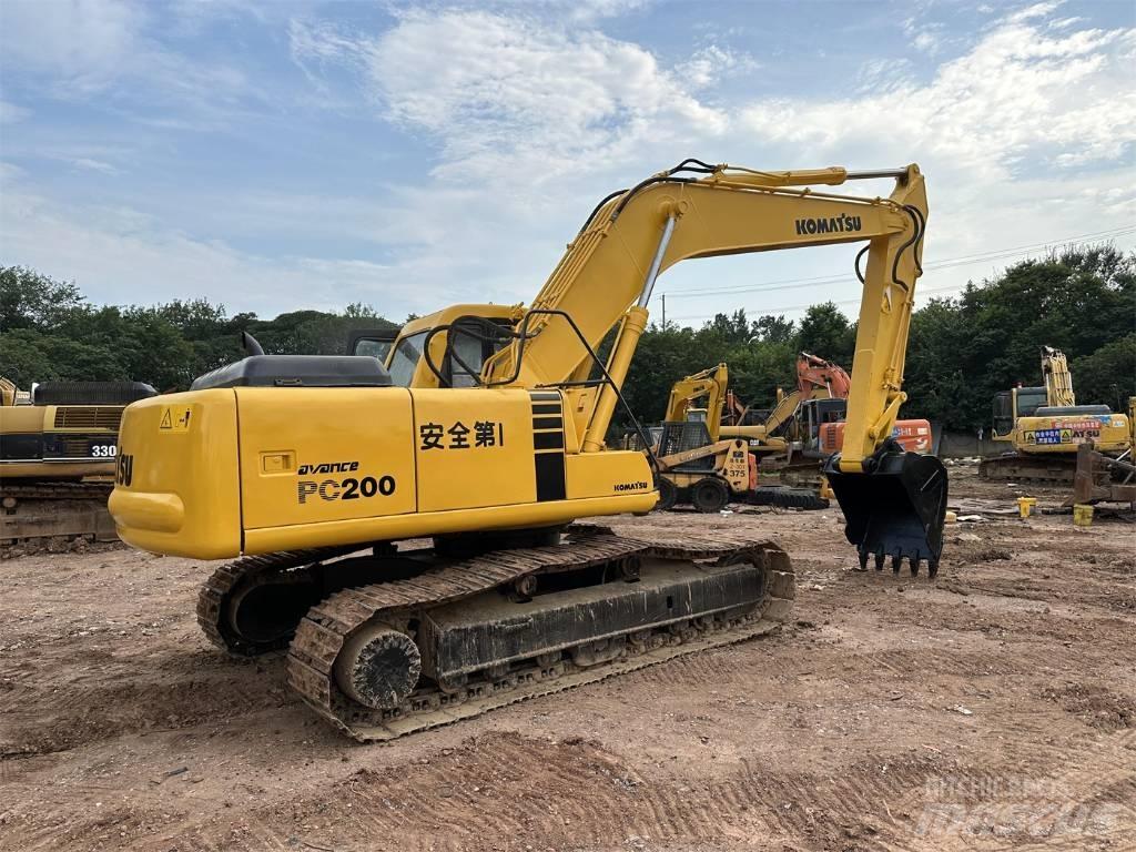 Komatsu PC 200 Pásové rýpadlá