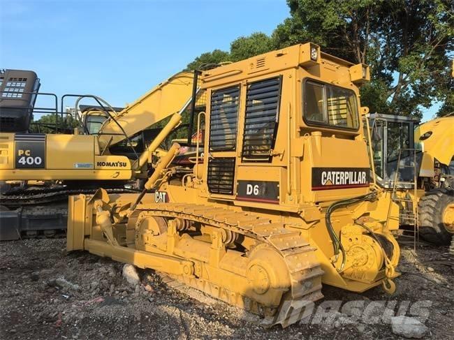 CAT D 6 D Pásové dozéry