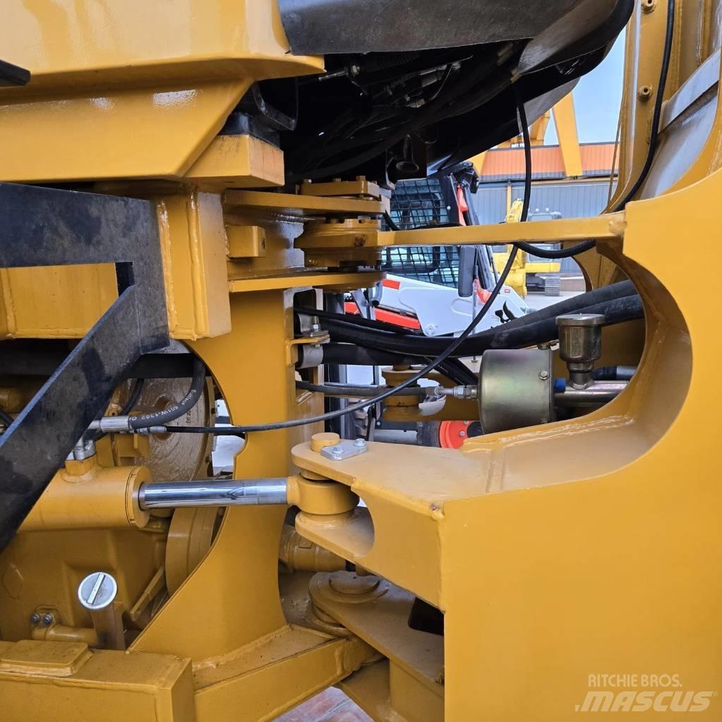 CAT 966 H Kolesové nakladače
