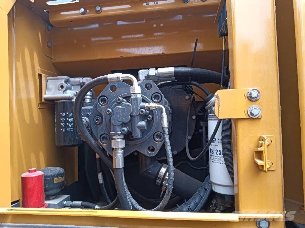 XCMG XE 215 DA Pásové rýpadlá