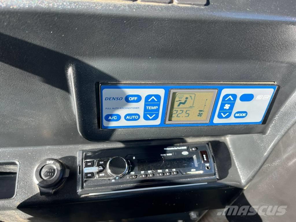 Takeuchi TB 295 W Kolesové rýpadlá