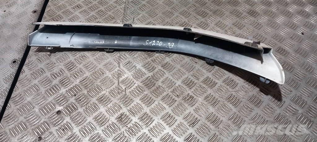 Scania G 400   1517649 Kabíny a interiér