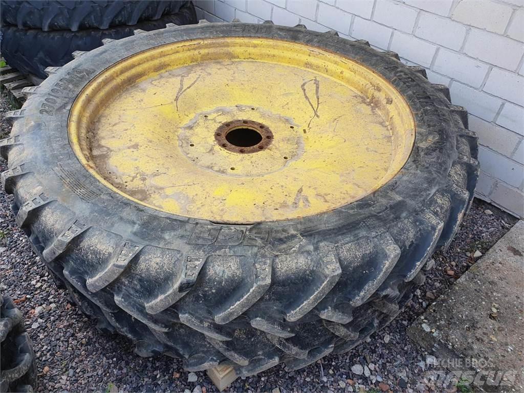 BKT 270/95R48 x2 Pneumatiky, kolesá a ráfiky
