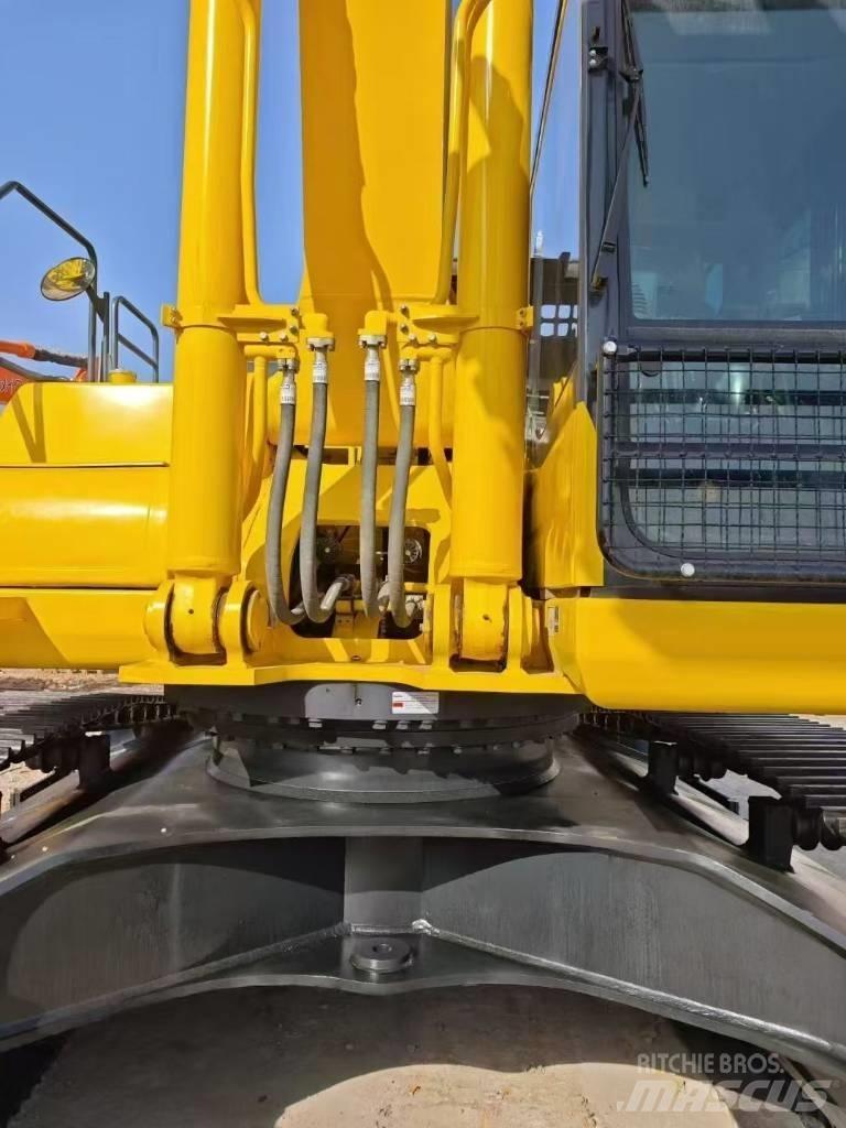 Komatsu 400-8 Pásové rýpadlá