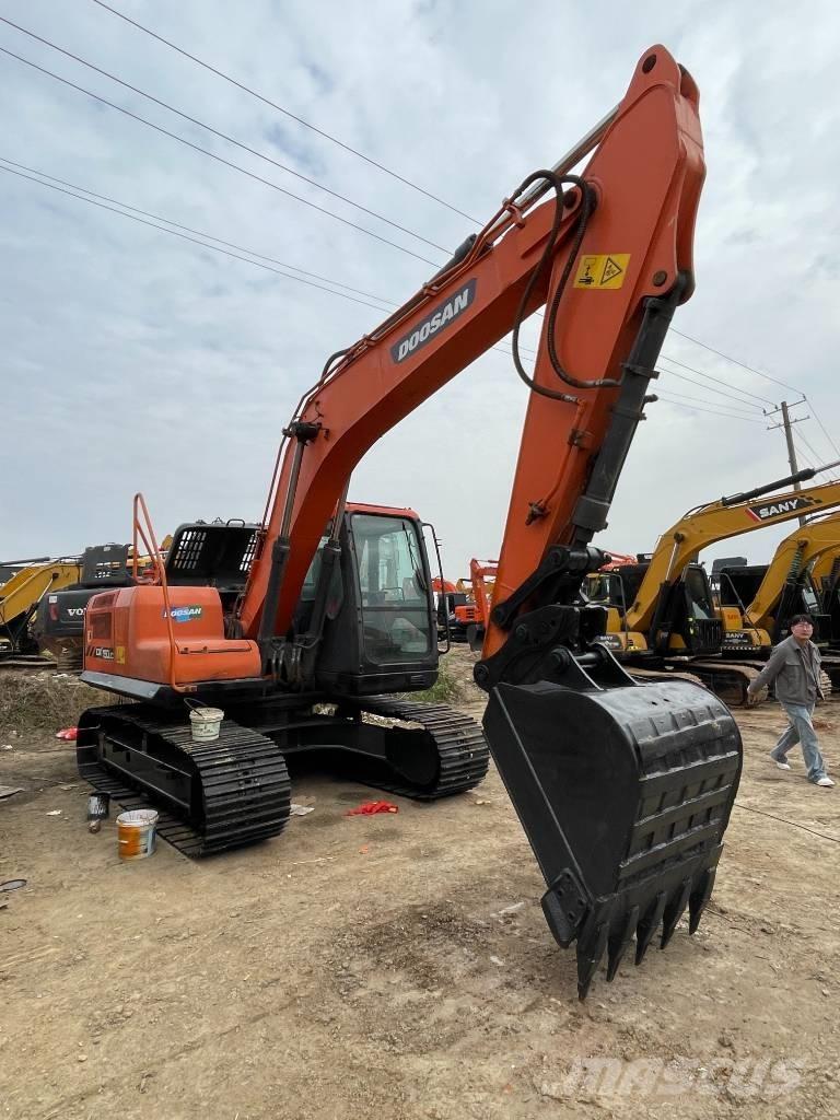 Doosan dx150 Pásové rýpadlá