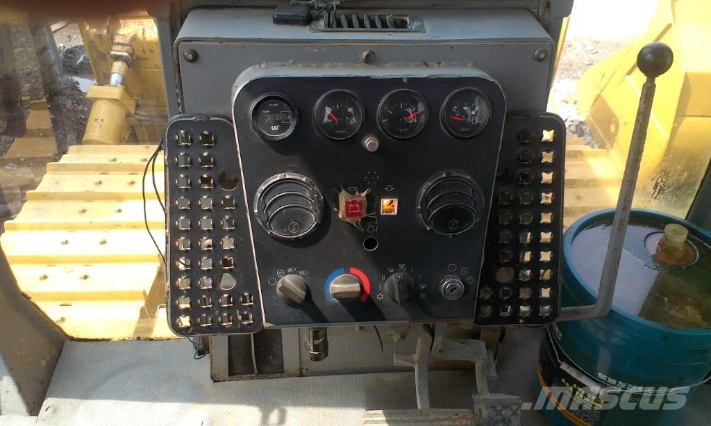 CAT D 6 G LGP II Pásové dozéry