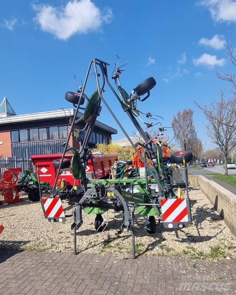 Fendt Lotus 770 Obracače a zhrabovače sena