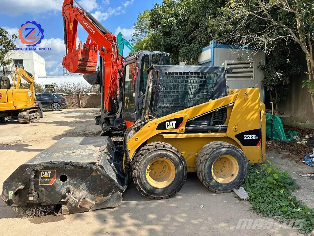 CAT 226 B Šmykom riadené nakladače