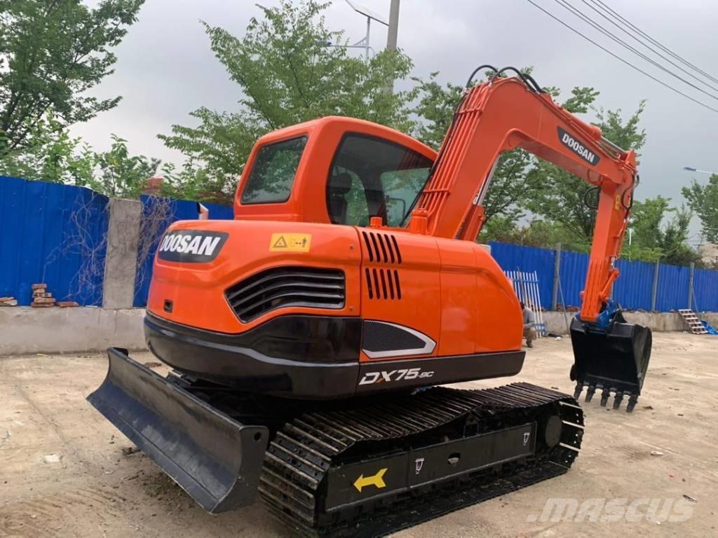 Doosan DX 75-9 C Midi rýpadlá 7 t - 12 t