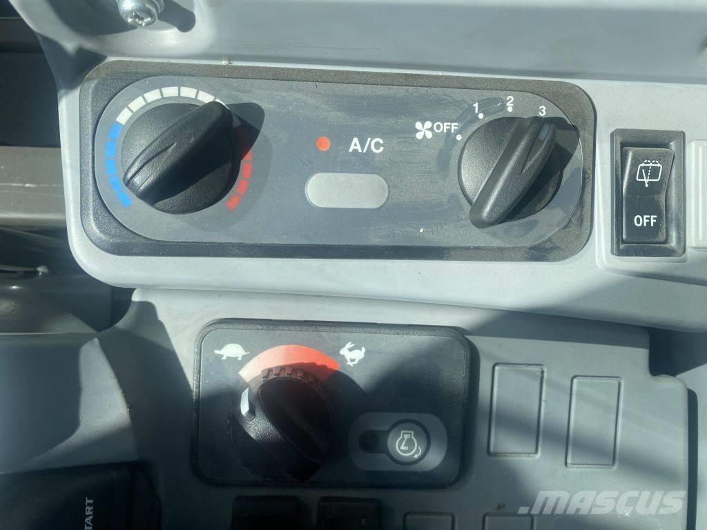 Kubota KX 163-5 Pásové rýpadlá