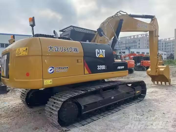 CAT 320 D2 Pásové rýpadlá