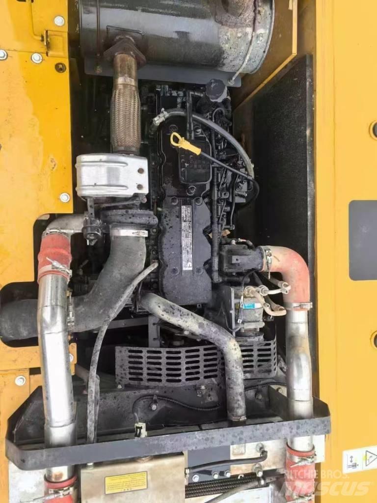 XCMG XE 200 DA Pásové rýpadlá