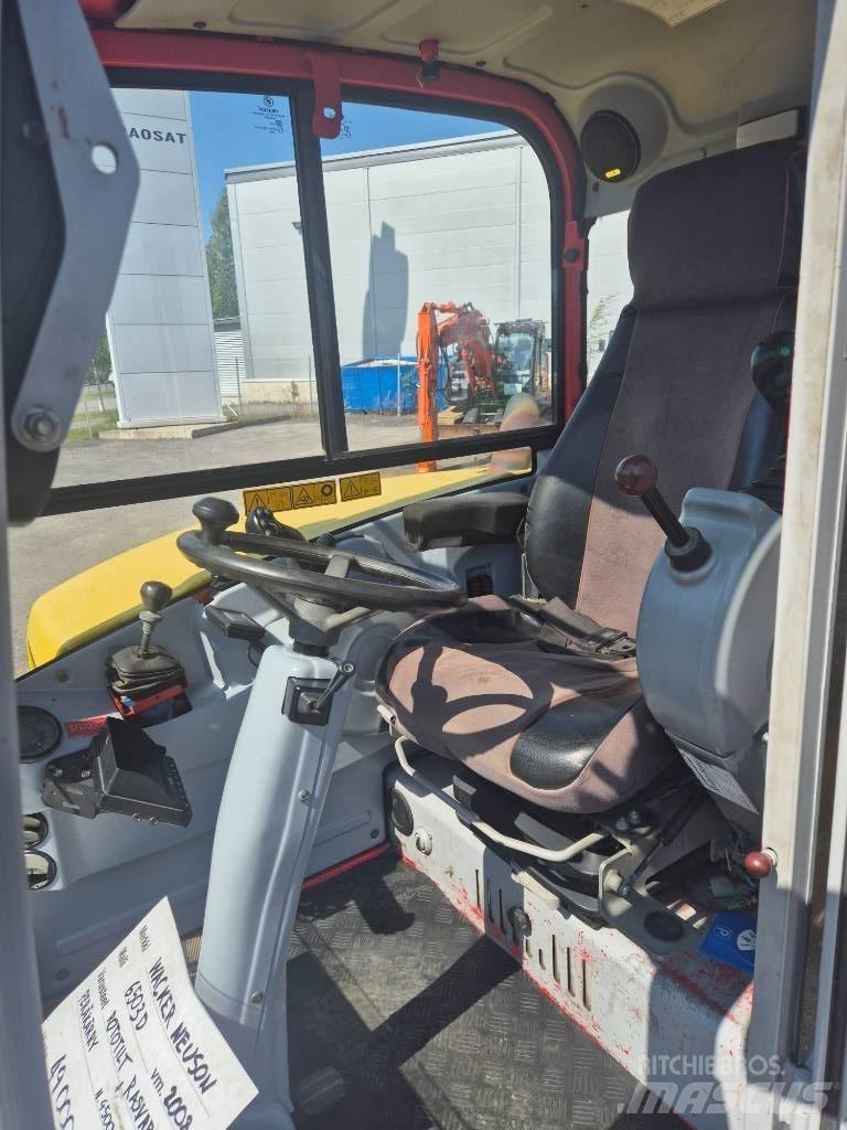 Wacker Neuson 6503 Kolesové rýpadlá