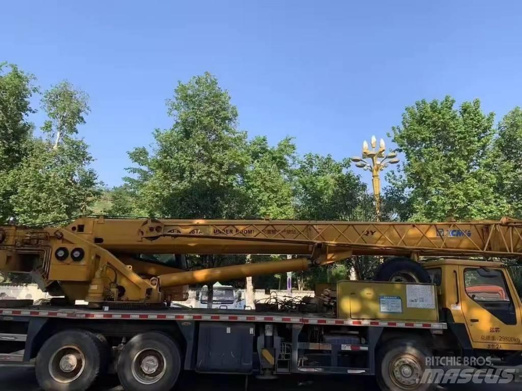 XCMG XZJ5305JQZ20 Univerzálne terénne žeriavy
