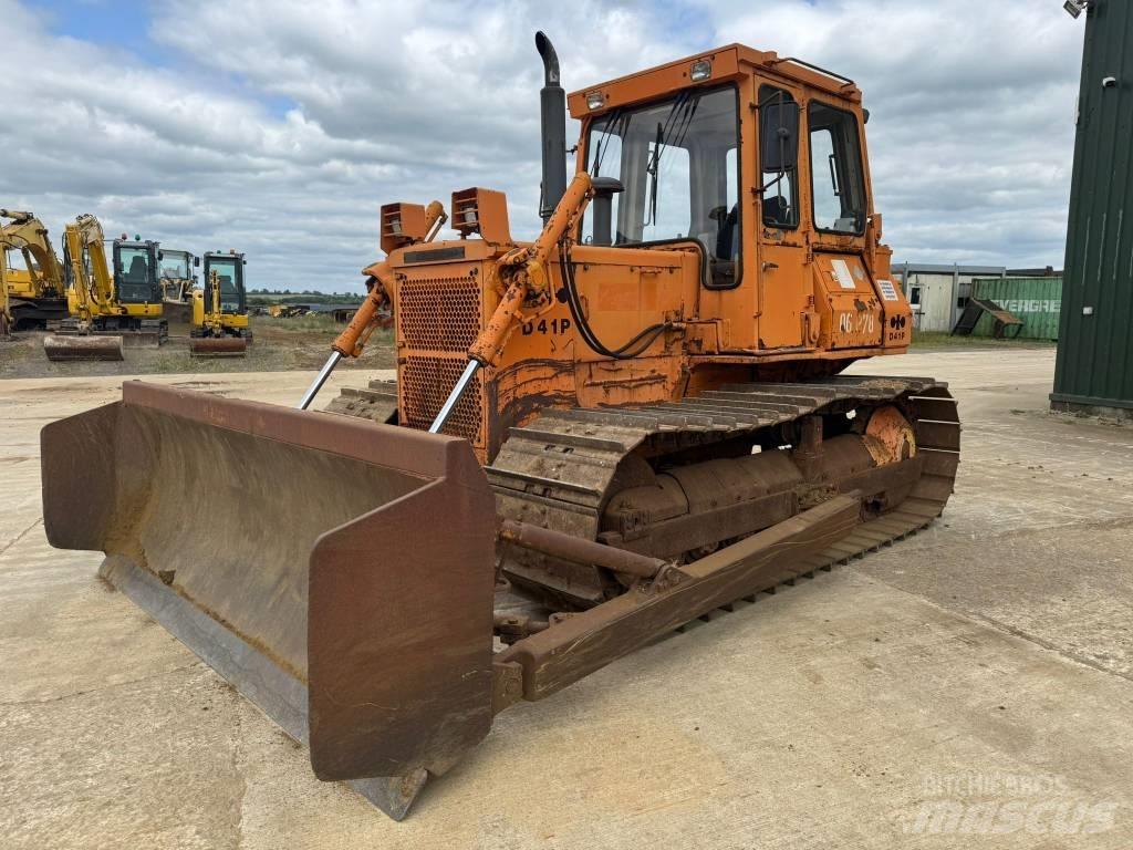 Komatsu D 41 P-3 Pásové dozéry