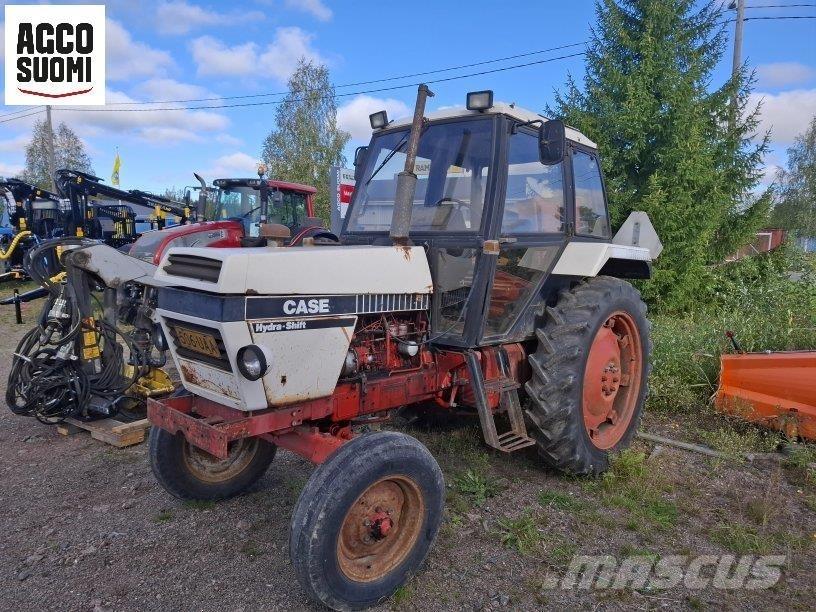 Case IH 1490 Traktory