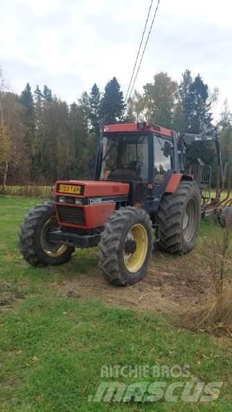 Case IH 845 XL Traktory