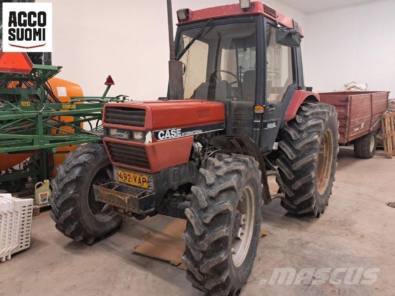 Case IH 885 XL Traktory