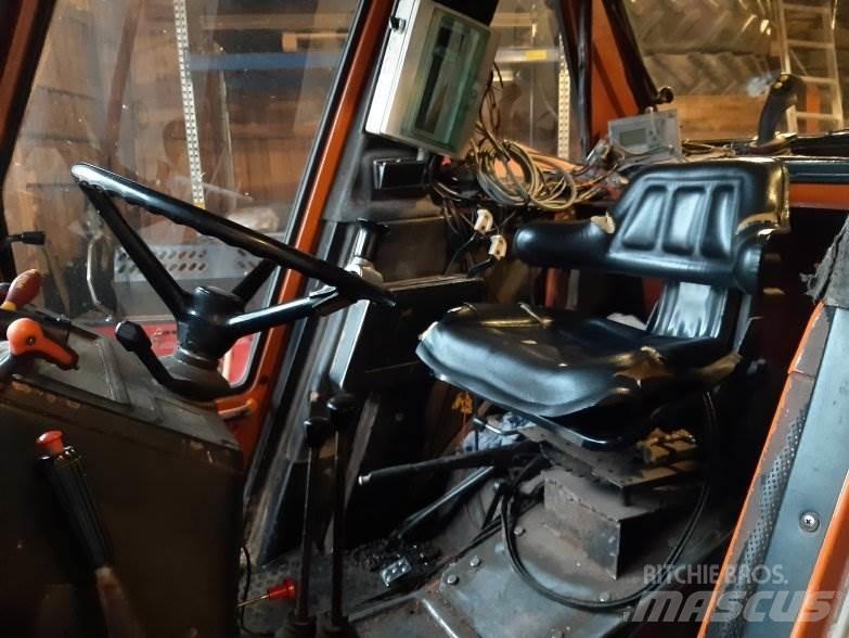 Fiat 880 DT Traktory