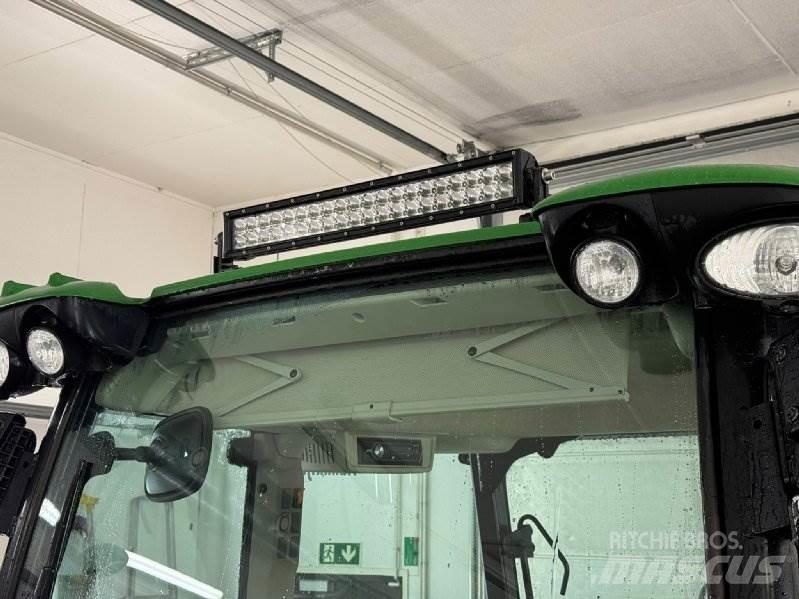 John Deere 5100 R Traktory