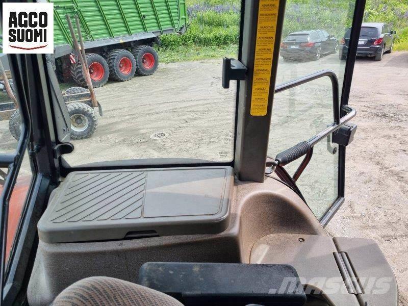 New Holland M100 Traktory