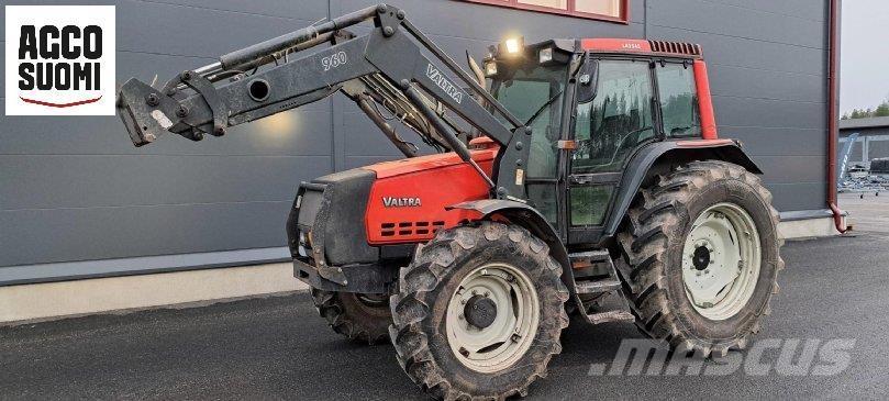 Valtra 6650 HITECH Traktory