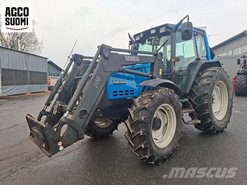Valtra 6750 HITECH Traktory
