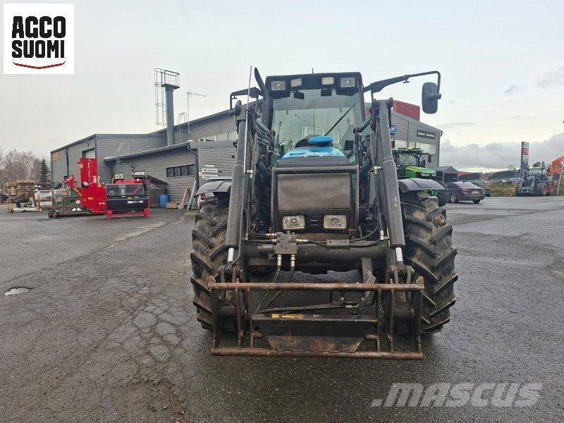 Valtra 6750 HITECH Traktory