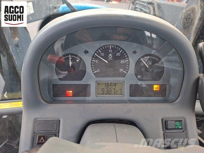 Valtra 6750 HITECH Traktory