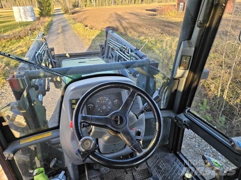 Valtra 6850 HITECH Traktory