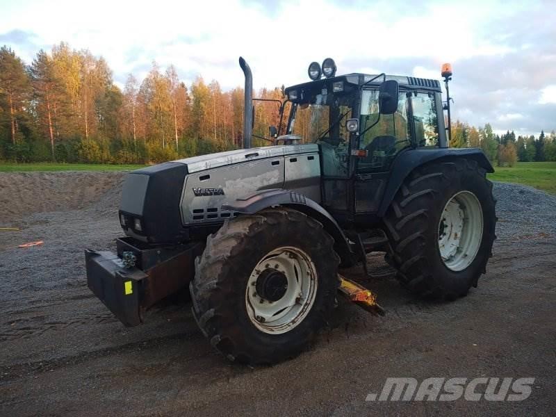 Valtra 8400 Traktory