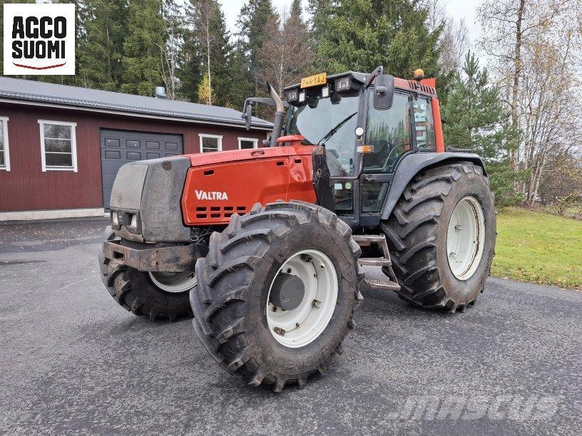 Valtra 8550 HT Traktory