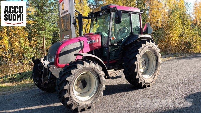 Valtra A92 Traktory