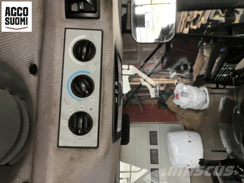 Valtra A93 HT Traktory