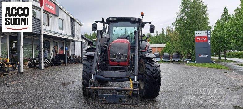 Valtra N111 HITECH Traktory
