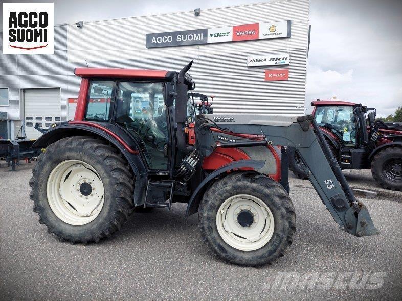 Valtra N141 HITECH Traktory