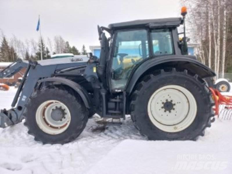 Valtra N142 DIRECT Traktory