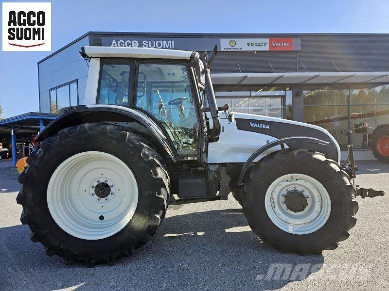 Valtra T151 EH Traktory