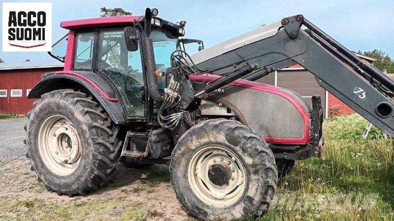 Valtra T151 H Traktory