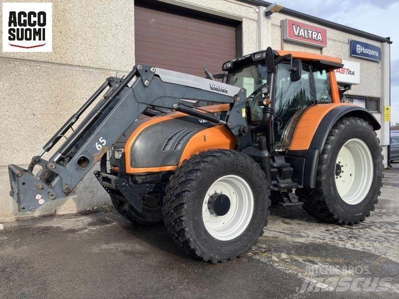 Valtra T162 VERSU Traktory