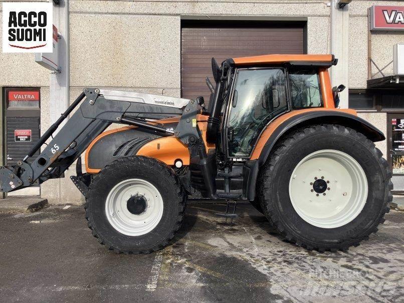 Valtra T162 VERSU Traktory