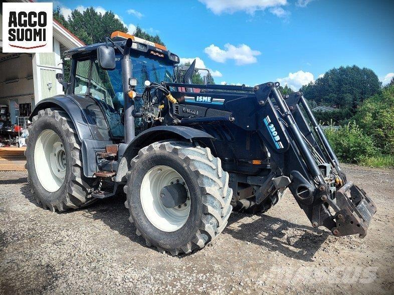 Valtra T213 VERSU Traktory