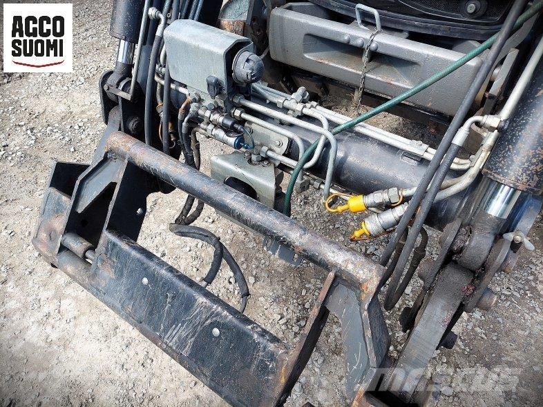 Valtra T213 VERSU Traktory