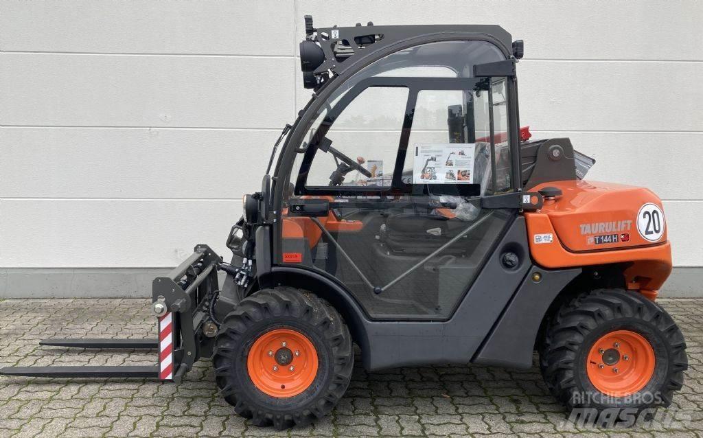 Ausa T 144 H X4 Teleskopické manipulátory